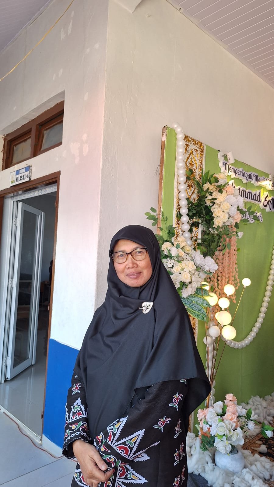 <center>Waka Bid. Kurikulum<br>Suhartatik, S.Pd., M.Pd<br>197203071997012002</center>